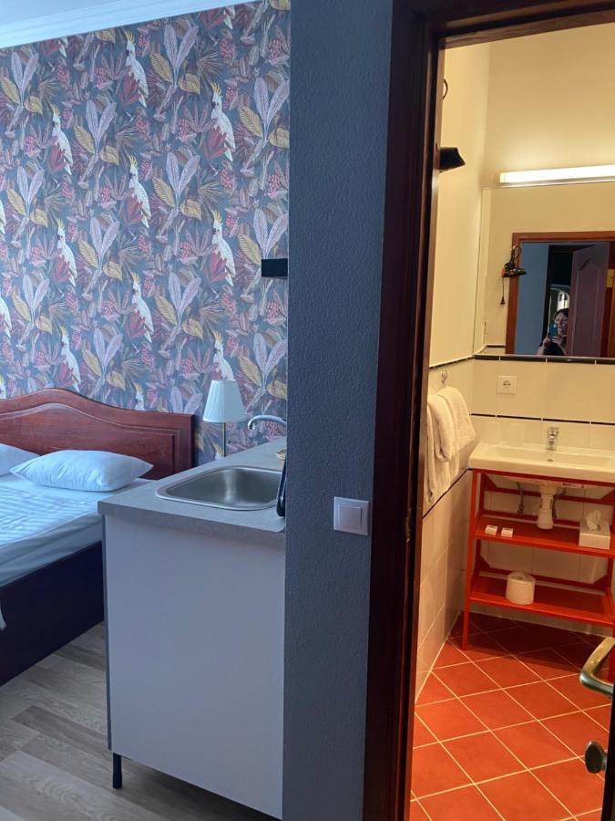 Hotel Kert Free Parking リガ エクステリア 写真